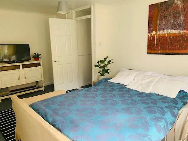 Bramley Fall Park Homestay Horsforth 0*,
